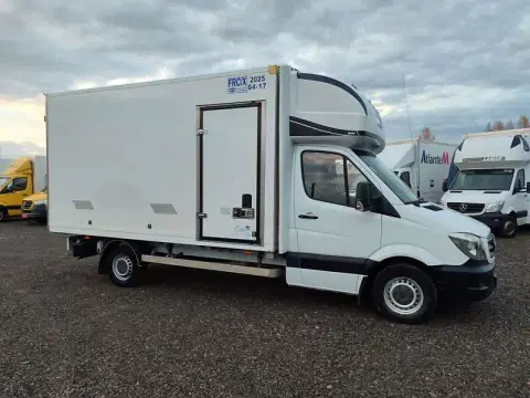 Mercedes-Benz Sprinter (2024-05-30T00:00:00.000Z)