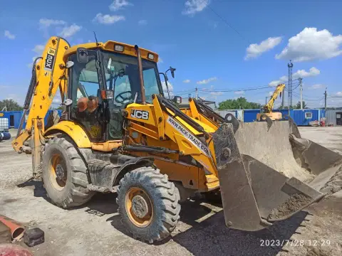 JCB 3CX (2023-09-11T00:00:00.000Z)