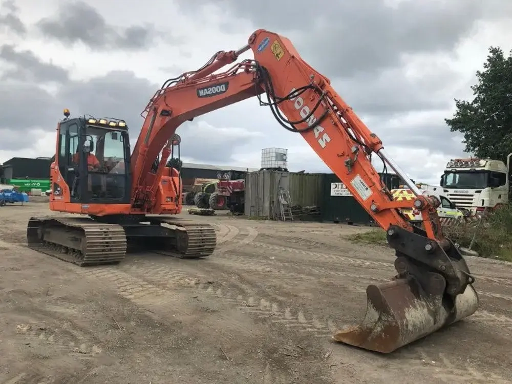 DOOSAN DX140LCR image 1