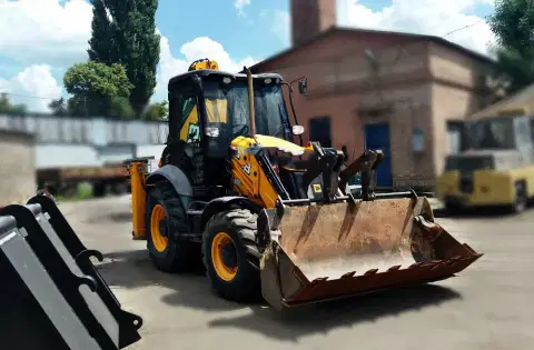 JCB 3CX (2023-10-13T00:00:00.000Z)