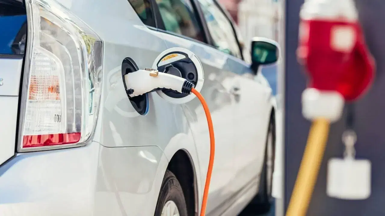 Savings When Leasing a Hybrid