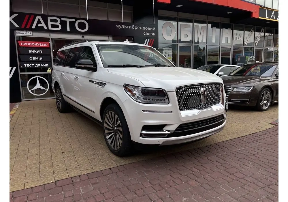 Lincoln Navigator image 1
