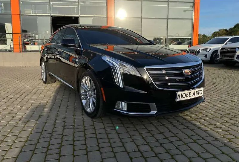 Cadillac XTS image 1
