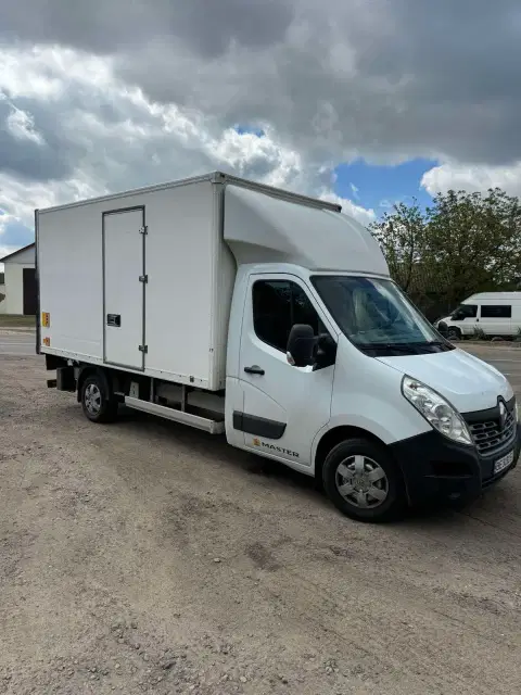 Renault Renault Master (2024-07-26T00:00:00.000Z)