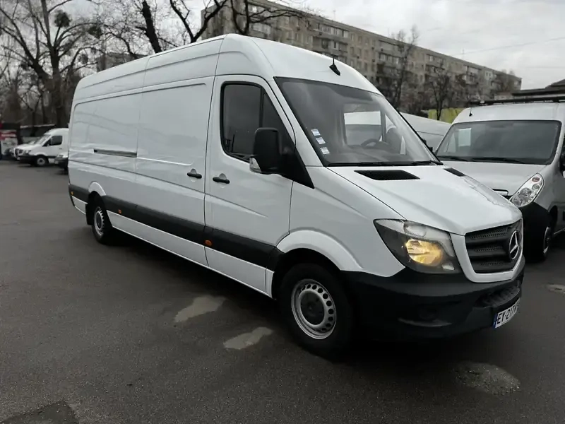 Mercedes-Benz Sprinter image 1