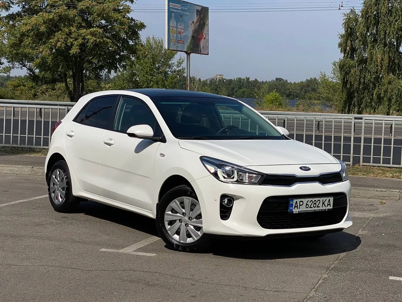 Kia Rio image 1