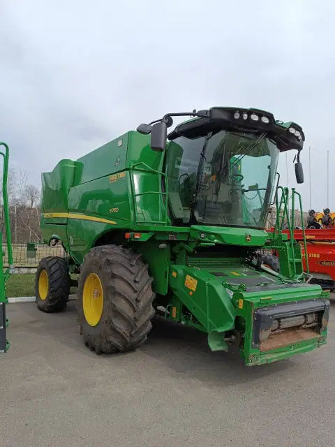 John Deere S760 (2024-04-08T00:00:00.000Z)