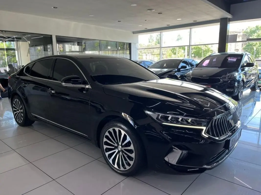 Kia K7 image 1