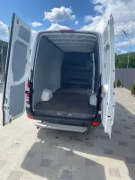 Mercedes-Benz Sprinter image 3