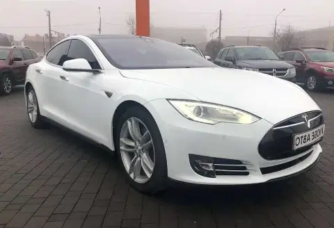 Tesla Model S (2024-01-15T00:00:00.000Z)