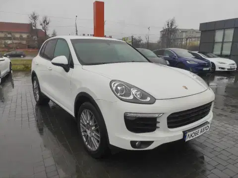 Porsche Cayenne (2024-01-18T00:00:00.000Z)