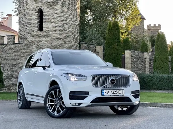 Volvo XC90 image 1