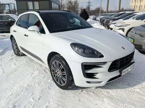 Porsche Macan (2024-01-19T00:00:00.000Z)
