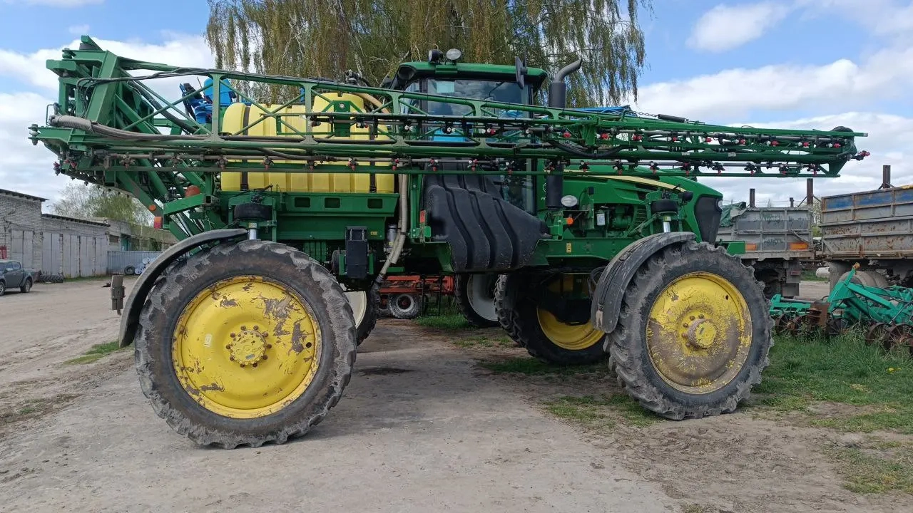 John Deere 4730 image 1