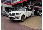 Lincoln Navigator image 2