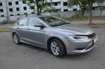 Chrysler 200 image 1