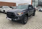 Toyota Tacoma image 2