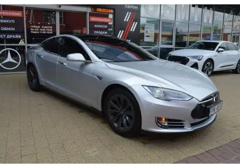 Tesla Model S (2024-02-20T00:00:00.000Z)