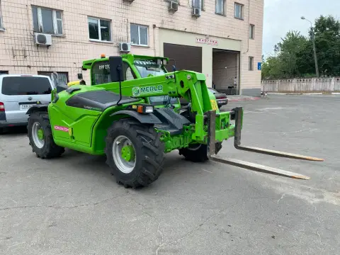 MERLO TF 33.7 (2024-02-06T00:00:00.000Z)