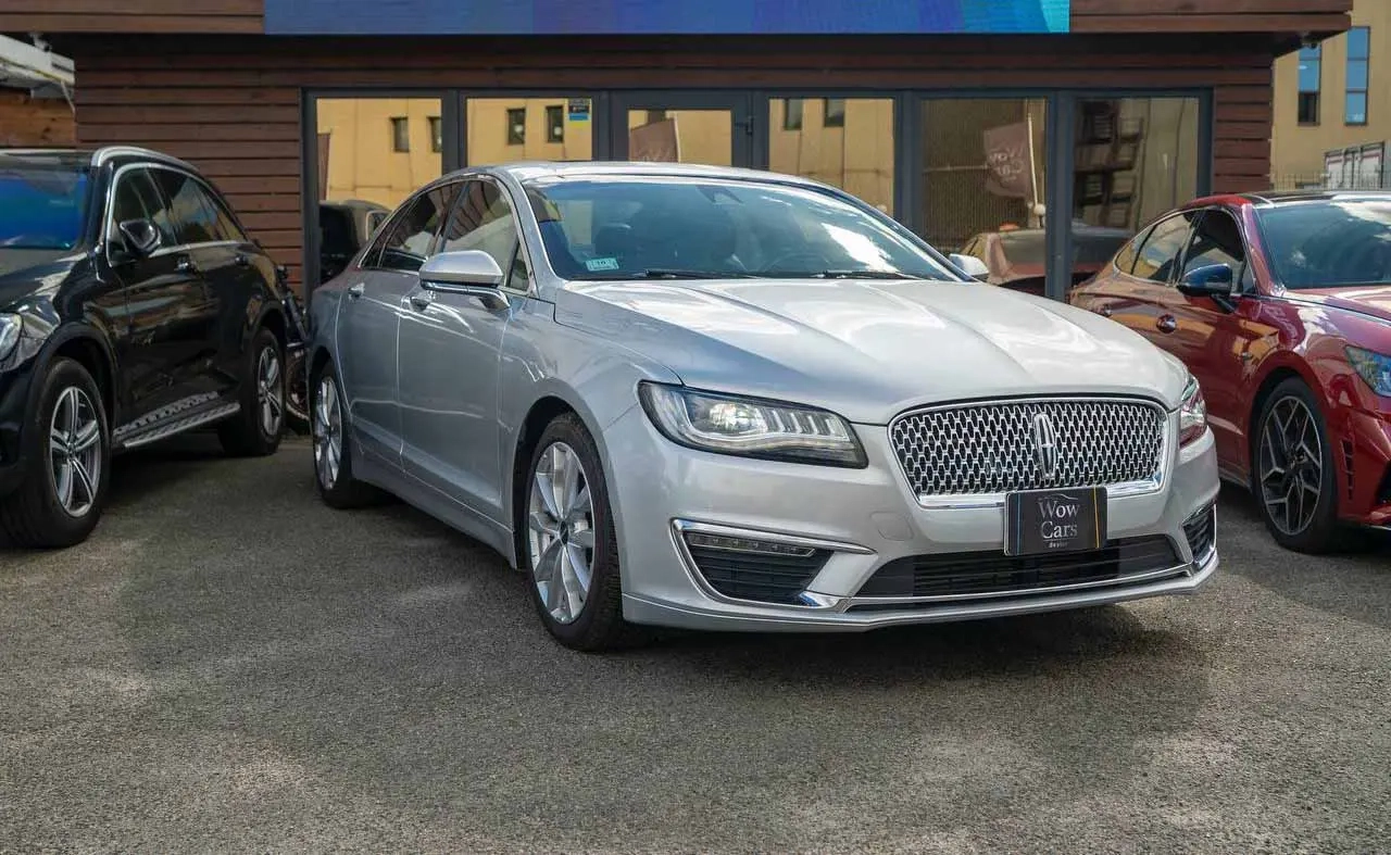 Lincoln MKZ image 1
