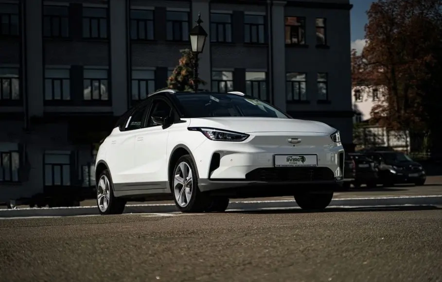Geely Geometry C image 1