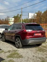 Jeep Cherokee image 3