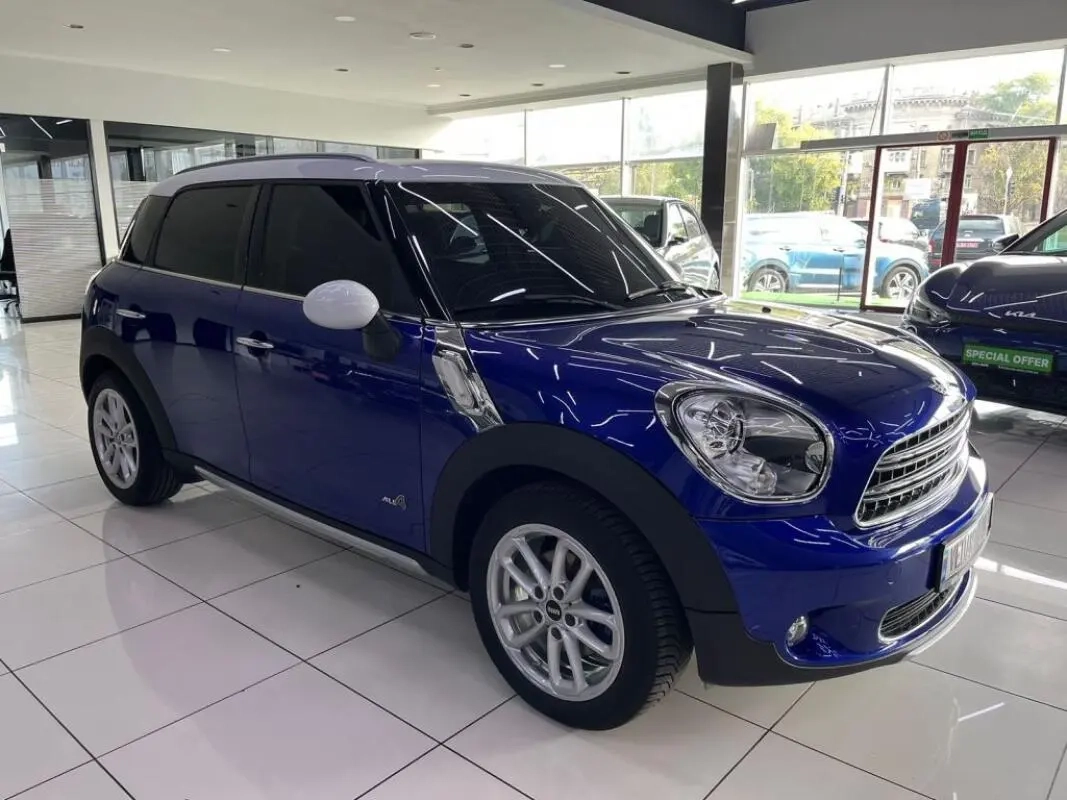 MINI Cooper Countryman image 1