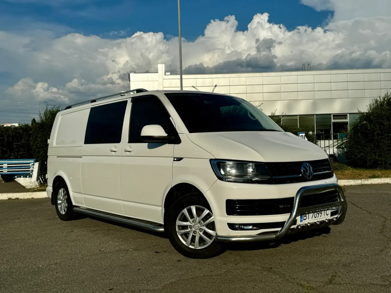 Volkswagen Transporter image 1