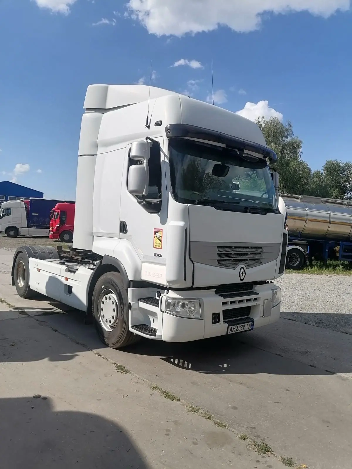 Renault Premium image 1