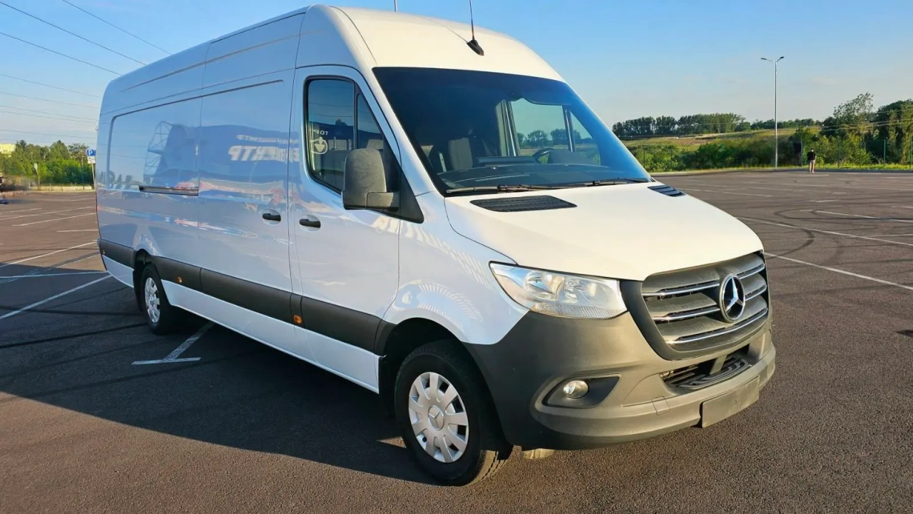 Mercedes-Benz Sprinter image 1