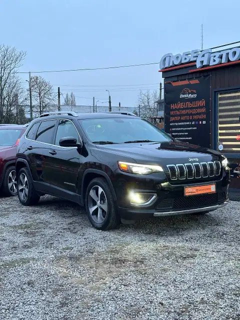 Jeep Cherokee (2024-01-09T00:00:00.000Z)