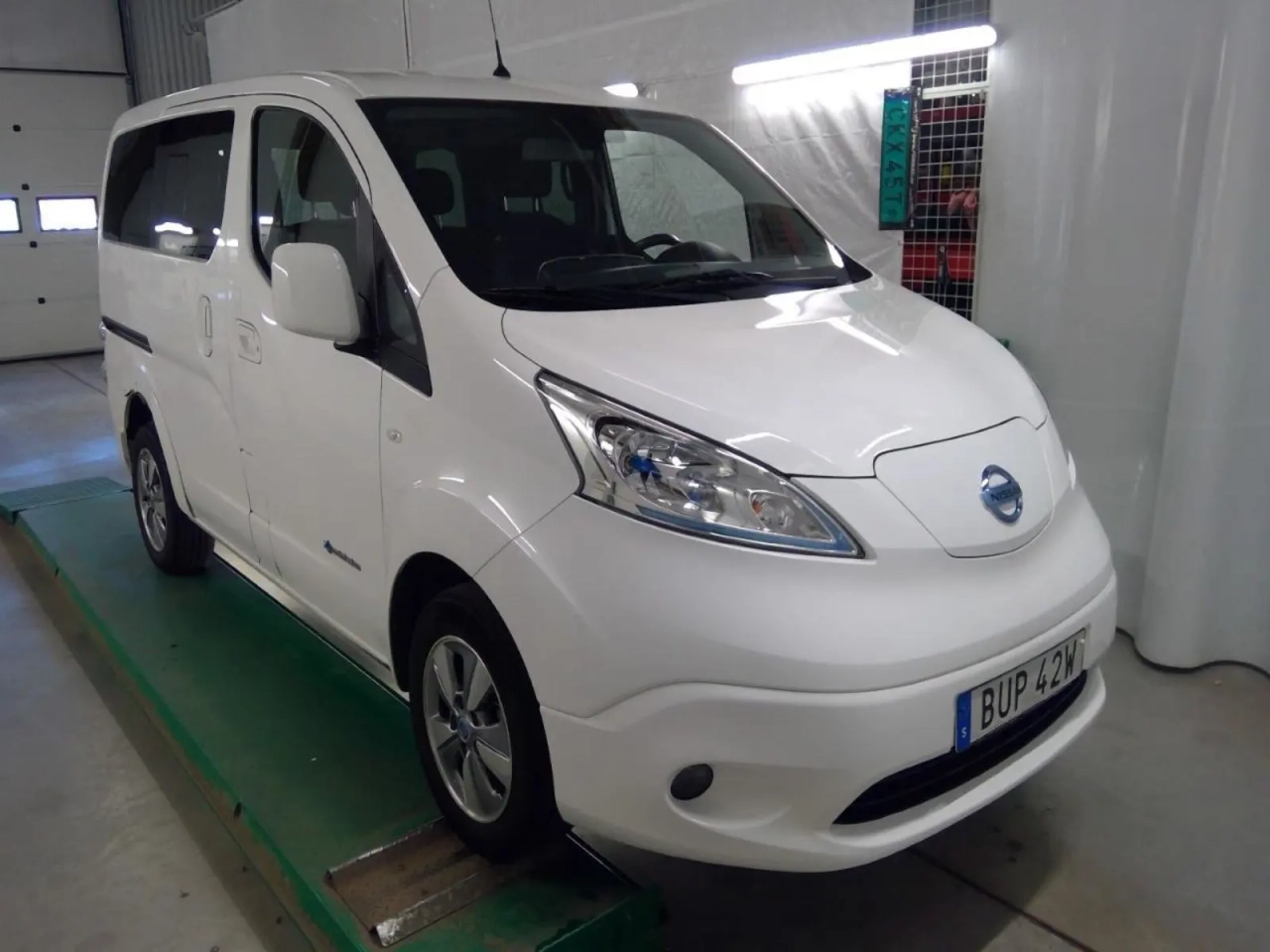 Nissan E-NV200 image 1