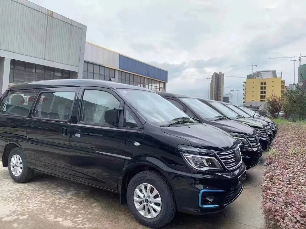 DongFeng M5 ev image 1