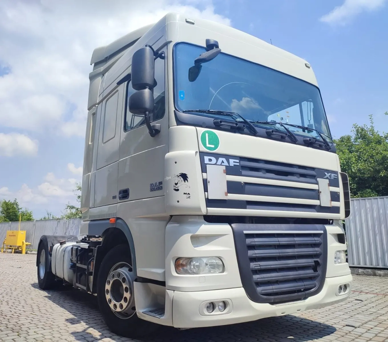 DAF XF 105 460 image 1