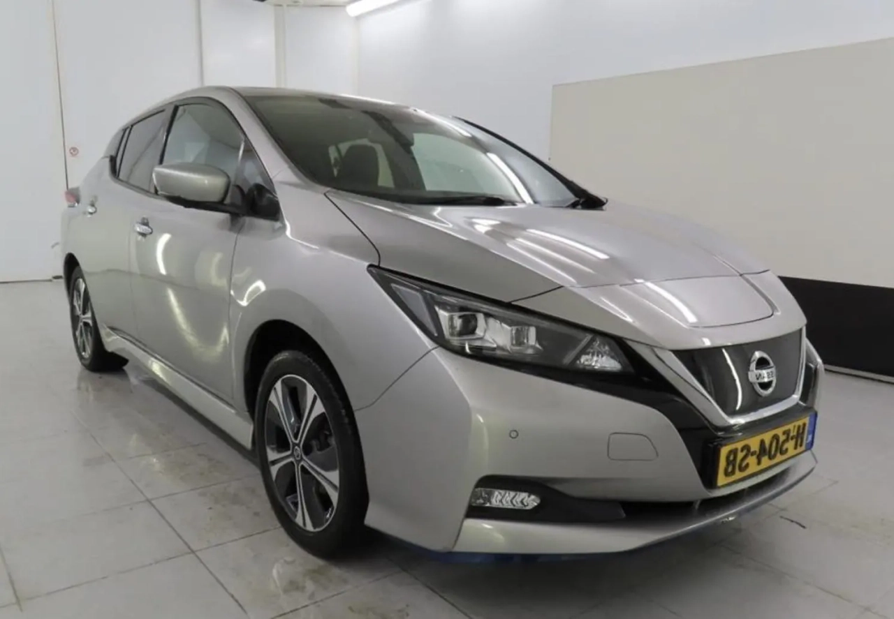 Nissan Leaf image 1