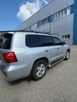 Toyota Land Cruiser 200 image 4