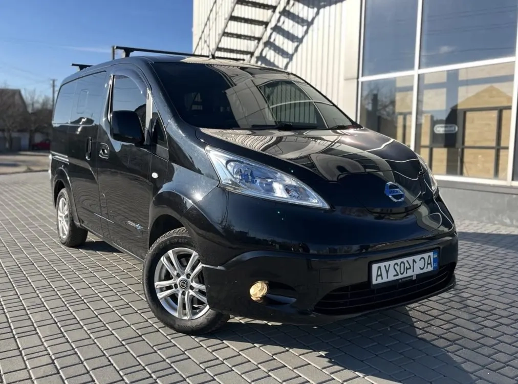 Nissan E-NV200 image 1