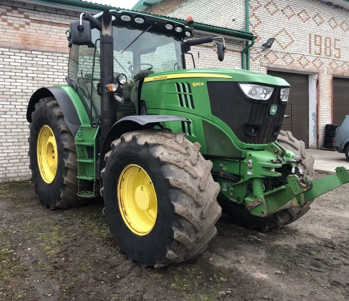 John Deere 6210R image 1