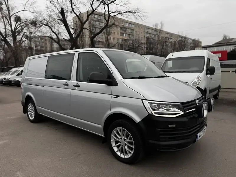 Volkswagen Transporter image 1