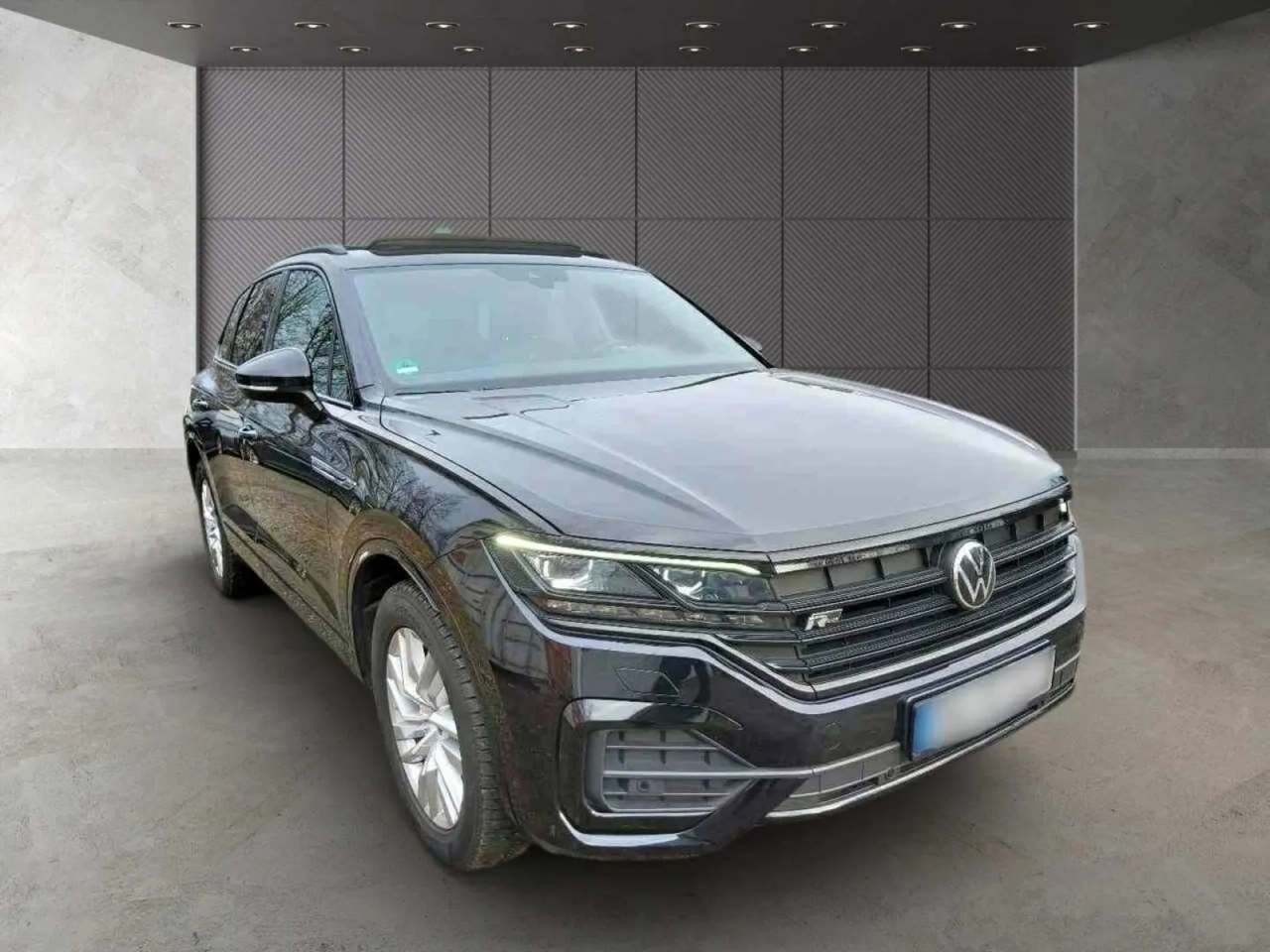 Volkswagen Touareg image 1