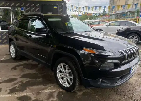 Jeep Cherokee (2023-12-27T00:00:00.000Z)