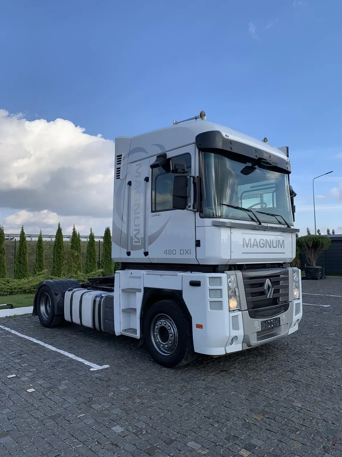 Renault Magnum image 1