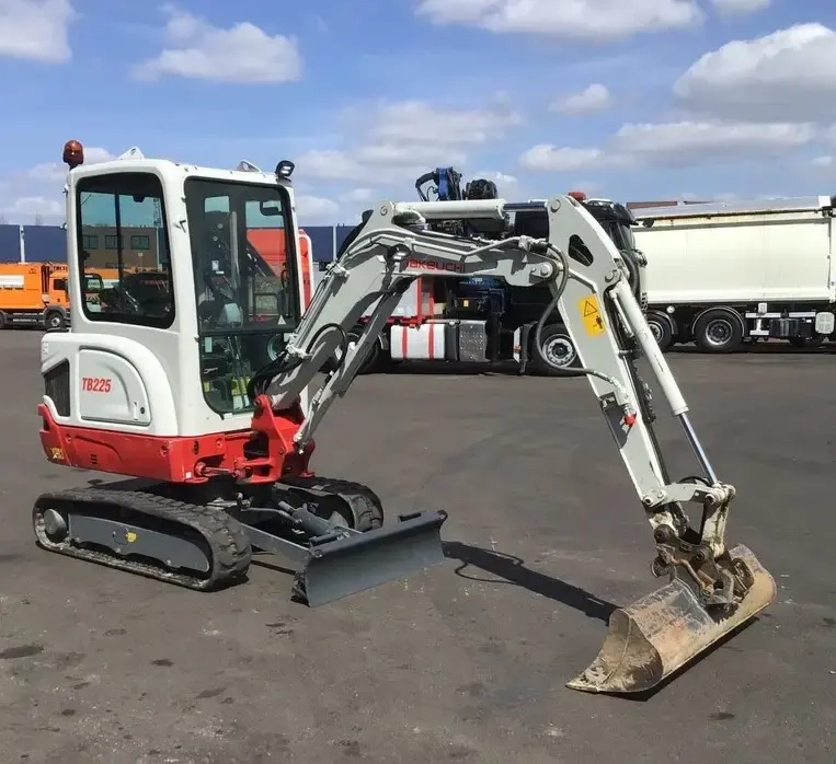 Takeuchi TB 225 image 1