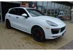 Porsche Cayenne image 1