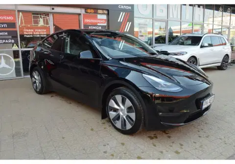 Tesla Model Y (2024-03-14T00:00:00.000Z)