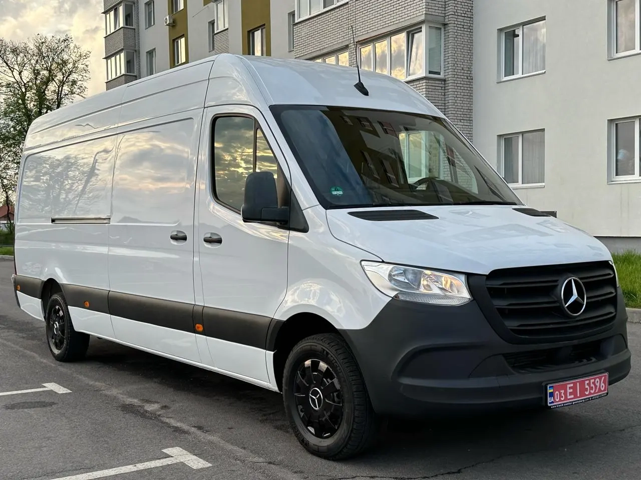 Mercedes-Benz Sprinter image 1
