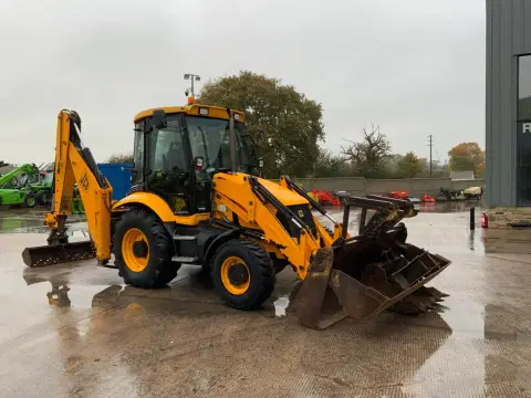 JCB 3СХ (2023-11-27T00:00:00.000Z)