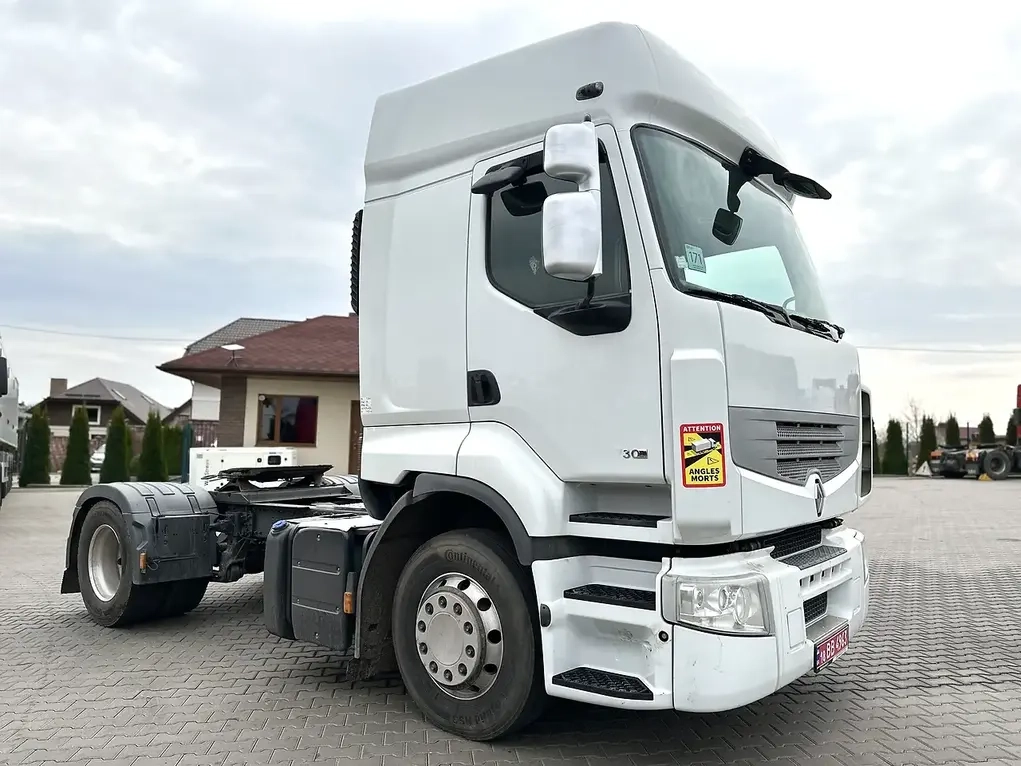 Renault Premium image 1