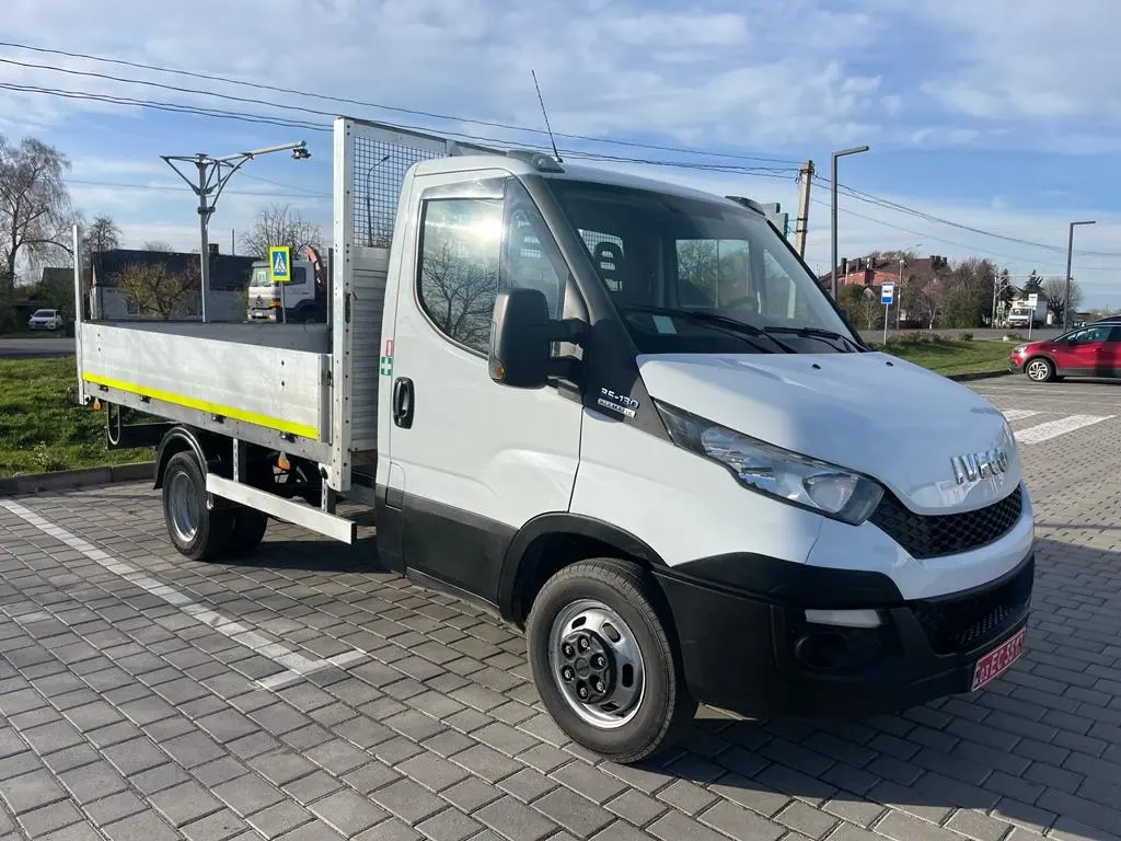 IVECO Daily image 1