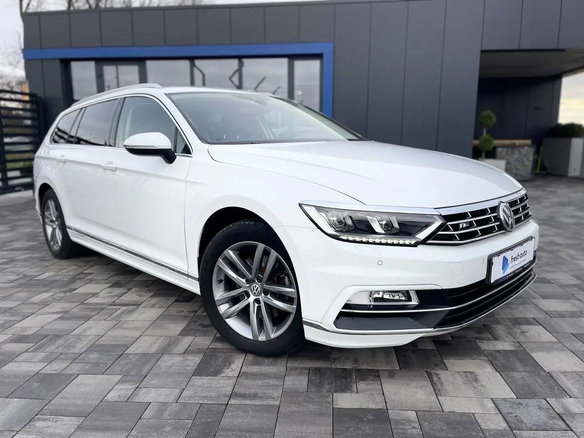 Volkswagen Passat image 1